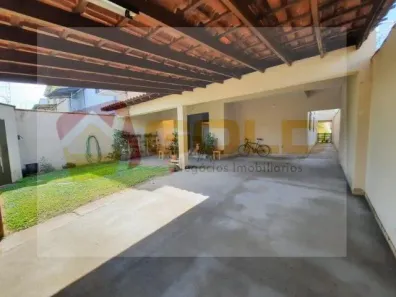 Casa com 4 Quartos à venda, 233m² no Nossa Senhora das Graças, Uberlândia