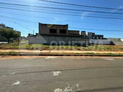 Lote/Terreno à venda, 361m² no Novo Mundo, Uberlândia
