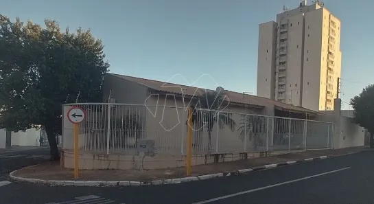 Casa com 3 Quartos à venda, 271m² no Vila Xavier (Vila Xavier), Araraquara