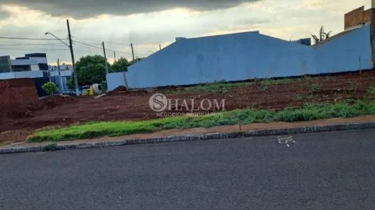 Lote/Terreno à venda, 275m² no Bom Jardim, Maringá