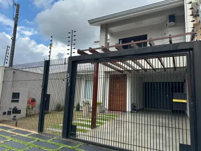 Sobrado com 3 Quartos à venda, 241m² no Jardim Iguaçu, Maringá