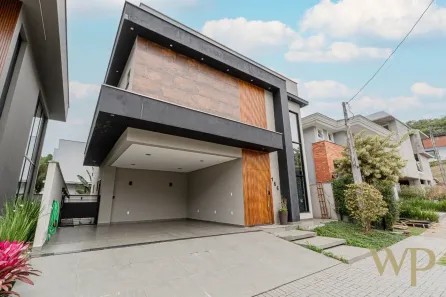 Casa de Condomínio com 3 Quartos à venda, 235m² no Vila Nova, Joinville