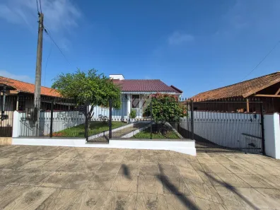 Casa com 3 Quartos para alugar, 200m² no Vila Bom Princípio, Cachoeirinha