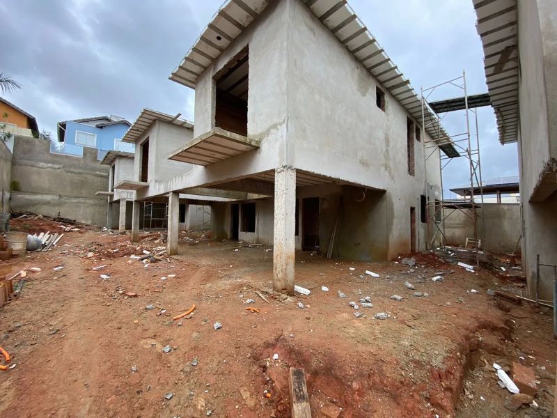 Casa com 4 quartos — Pampulha, Belo Horizonte