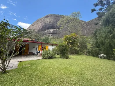Casa de Condomínio com 3 Quartos à venda, 878m² no Fazenda Inglesa, Petrópolis