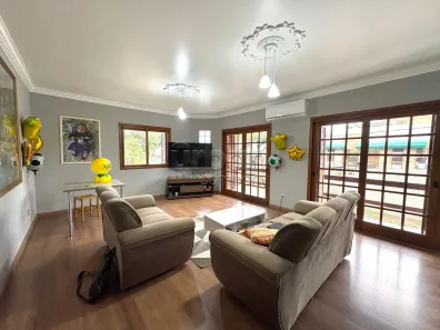 Casa com 4 Quartos para alugar, 375m² no Centro, Canoas
