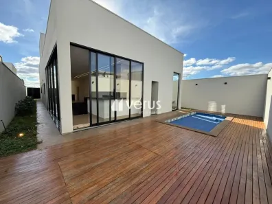 Casa de Condomínio com 3 Quartos para alugar, 215m² no Gávea, Uberlândia
