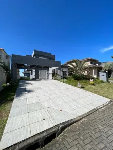Casa de Condomínio com 3 Quartos à venda, 219m² no Krahe, Viamão