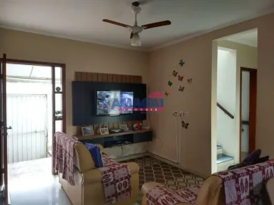 Sobrado com 2 Quartos à venda, 147m² no Parque Santo Antônio, Jacareí