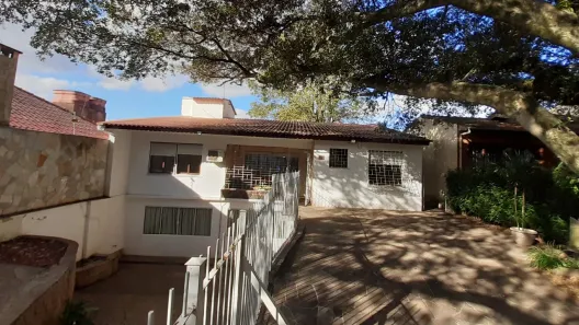 Casa com 5 Quartos à venda, 316m² no Três Figueiras, Porto Alegre