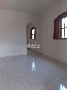 Casa com 3 Quartos à venda, 100m² no São Jorge, Uberlândia