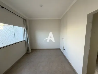Casa com 2 Quartos para alugar, 70m² no Laranjeiras, Uberlândia