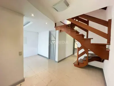 Casa com 3 Quartos para alugar, 176m² no Santana, Porto Alegre
