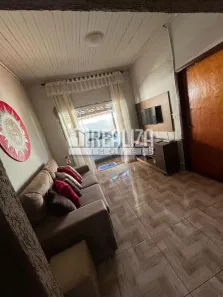 Casa com 4 Quartos à venda, 250m² no Leblon, Uberaba