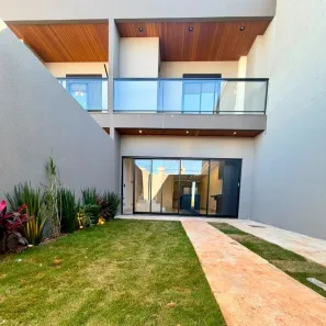 Casa com 3 Quartos à venda, 122m² no Novo Mundo, Uberlândia