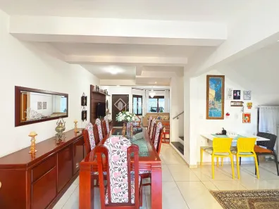 Sobrado com 3 Quartos à venda, 181m² no Jardim Itu, Porto Alegre