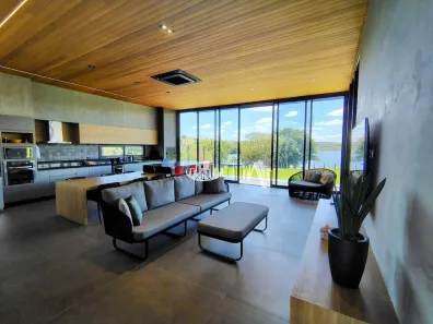 Casa de Condomínio com 3 Quartos para alugar, 239m² no Ecovillas do Lago, Sertanópolis