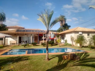 Fazenda/Sítio com 3 Quartos à venda, 1718m² no CENTRO, Rifaina
