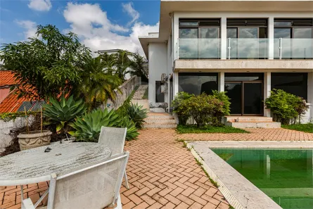Sobrado com 5 Quartos à venda, 500m² no Sumaré, São Paulo