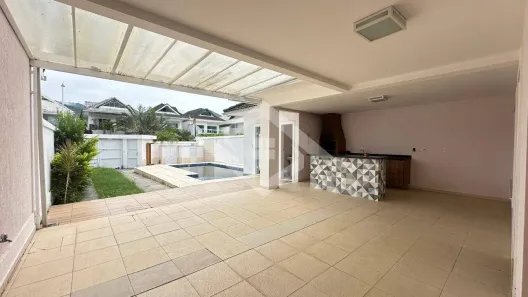 Casa com 4 Quartos para alugar, 280m² no Camorim, Rio de Janeiro