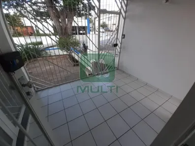 Casa com 5 Quartos para alugar, 280m² no Lídice, Uberlândia