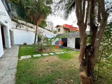 Casa com 3 Quartos para venda ou aluguel, 333m² no Vila Romana, São Paulo