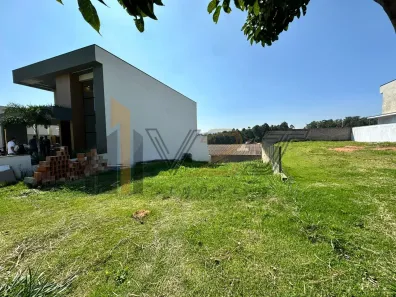 Lote/Terreno à venda, 300m² no Chácaras Alpina, Valinhos