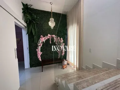 Casa com 5 Quartos para alugar, 270m² no Novo Mundo, Uberlândia