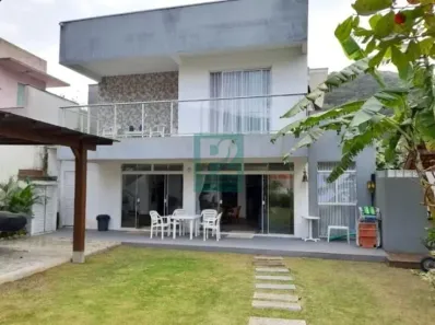 Sobrado com 3 Quartos à venda, 270m² no Canto Grande, Bombinhas