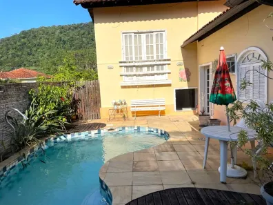 Casa de Condomínio com 3 Quartos à venda, 300m² no Largo da Batalha, Niterói