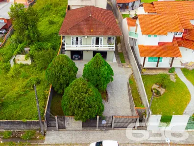 Sobrado com 4 Quartos à venda, 320m² no Floresta, Joinville