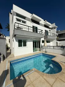 Casa de Condomínio com 3 Quartos para venda ou aluguel, 300m² no Parque Residencial Itapeti, Mogi das Cruzes