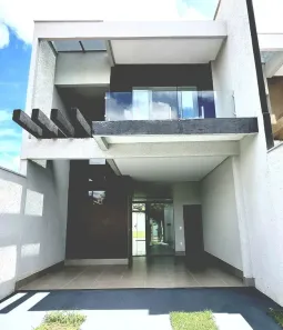 Casa com 3 Quartos à venda, 169m² no Jardim América, Goiânia