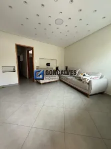 Sobrado com 3 Quartos para alugar, 240m² no Jardim Cristiane, Santo André