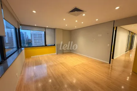 Sala Comercial para alugar, 244m² no Vila Olímpia, São Paulo