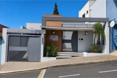 Casa com 3 Quartos à venda, 242m² no Centro, Botucatu