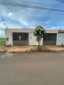 Casa com 4 Quartos à venda, 280m² no Alvorada, Araguari