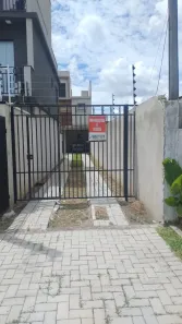 Sobrado com 3 Quartos à venda, 132m² no Novo Mundo, Curitiba