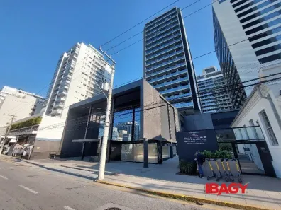 Apartamento com 2 Quartos para alugar, 67m² no Centro, Florianópolis