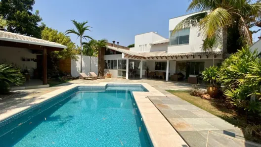 Casa com 4 Quartos à venda, 361m² no Jardim Karaíba, Uberlândia
