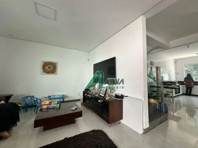 Casa com 3 quartos — Trevo, Belo Horizonte