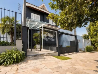 Casa com 3 Quartos à venda, 337m² no Chácara das Pedras, Porto Alegre