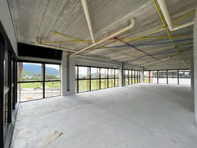 Sala Comercial para alugar, 143m² no Campeche, Florianópolis