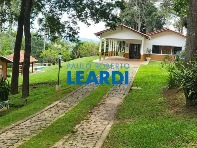 Fazenda/Sítio com 2 Quartos à venda, 310m² no Canjicas, Arujá