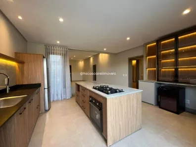 Casa de Condomínio com 3 Quartos à venda, 190m² no Brasília, Cascavel