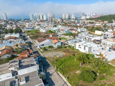 Lote/Terreno à venda, 390m² no Itacolomi, Balneário Piçarras