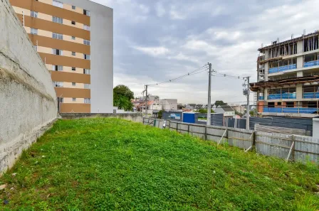 Lote/Terreno à venda, 435m² no Tingui, Curitiba
