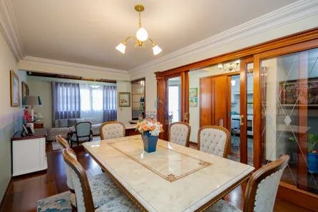 Sobrado com 3 Quartos à venda, 225m² no Água Verde, Curitiba