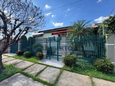Casa com 3 Quartos para alugar, 179m² no Jardim Paulista, Ourinhos