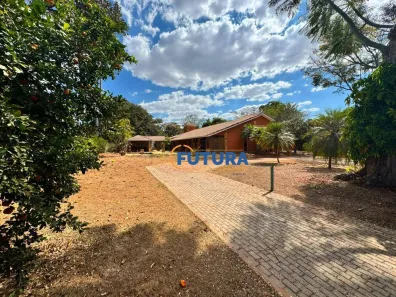 Casa de Condomínio com 3 Quartos para alugar, 680m² no Setor de Habitações Individuais Sul, Brasília